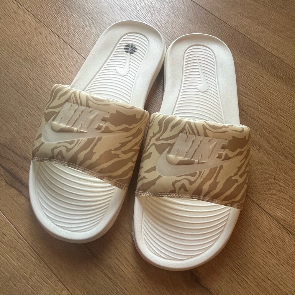 Nike Women’s Slides